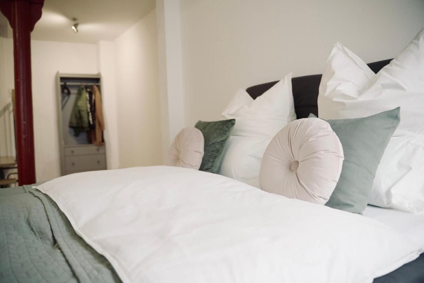 De La Vie Reutlingen - Altstadt Apartment An Stadthalle & Am Marktplatz ภายนอก รูปภาพ