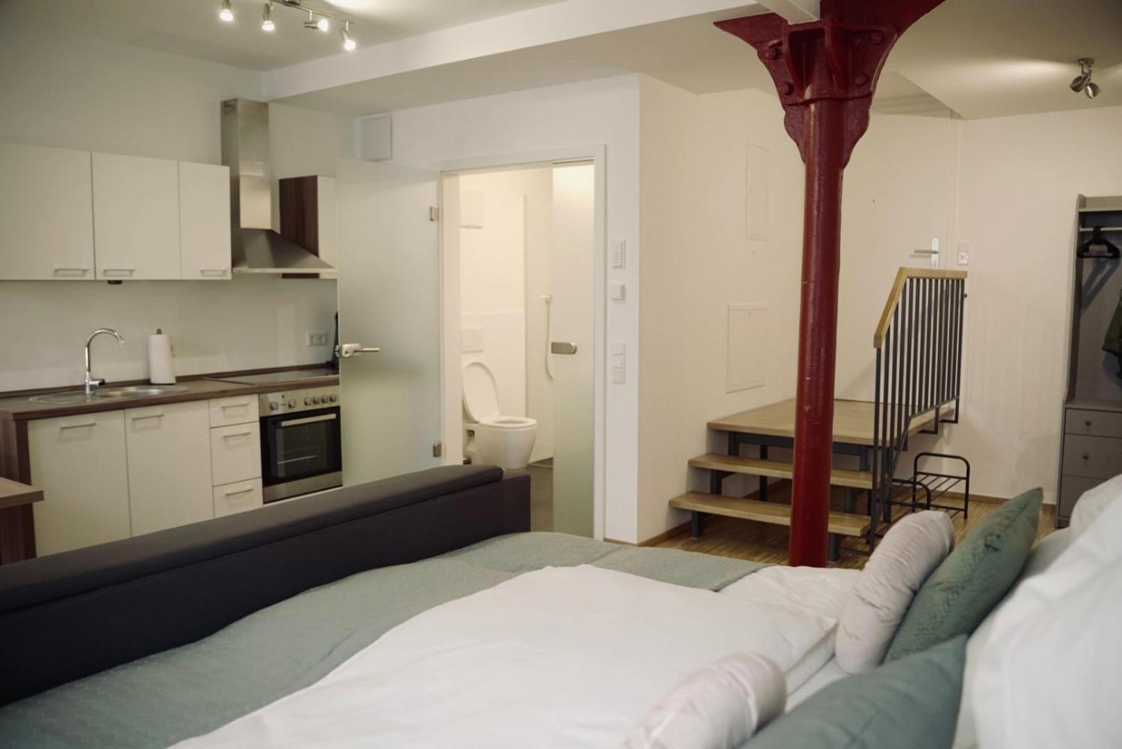 De La Vie Reutlingen - Altstadt Apartment An Stadthalle & Am Marktplatz ภายนอก รูปภาพ
